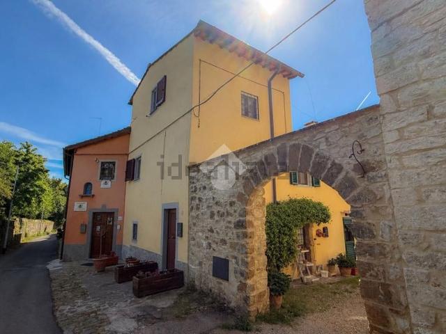 Villetta bifamiliare in vendita di 80 m² in Via Cammillo Barni, 42