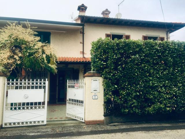 Villetta bifamiliare in vendita di 80 m² in Via Duca D&apos Aosta, 71