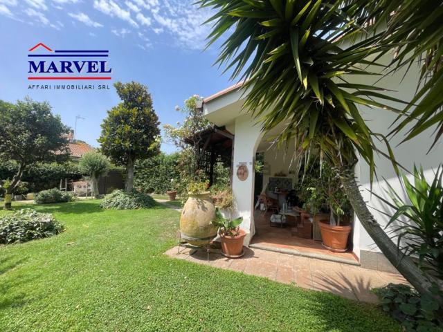 Villetta bifamiliare in vendita di 80 m² in Via degli Alina, 400