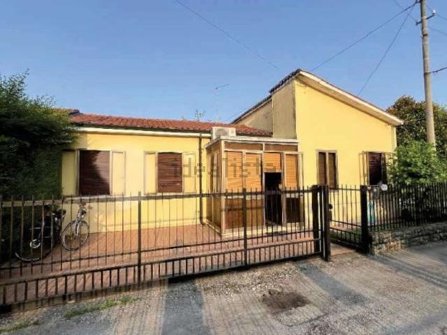 Villetta bifamiliare in vendita di 80 m² in Via degli Arditi, 102