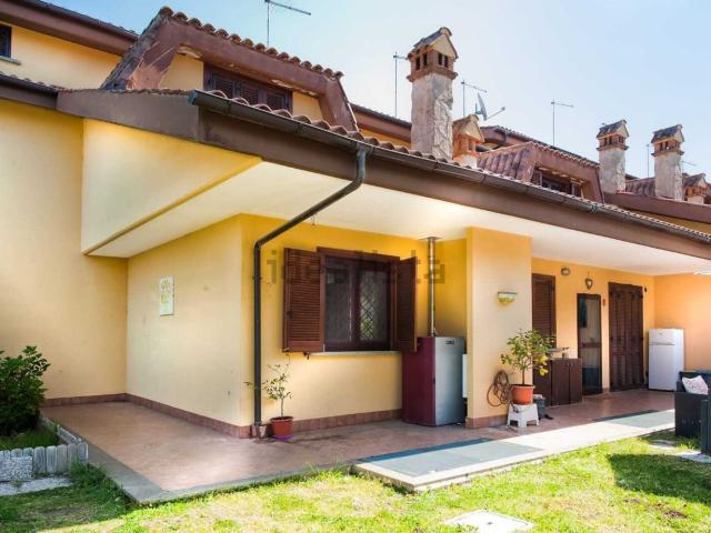 Villetta bifamiliare in vendita di 80 m² in Via delle Calcare, 40