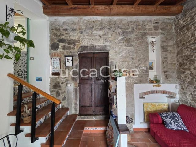 Villetta bifamiliare in vendita di 80 m² in Via Fosdinovo