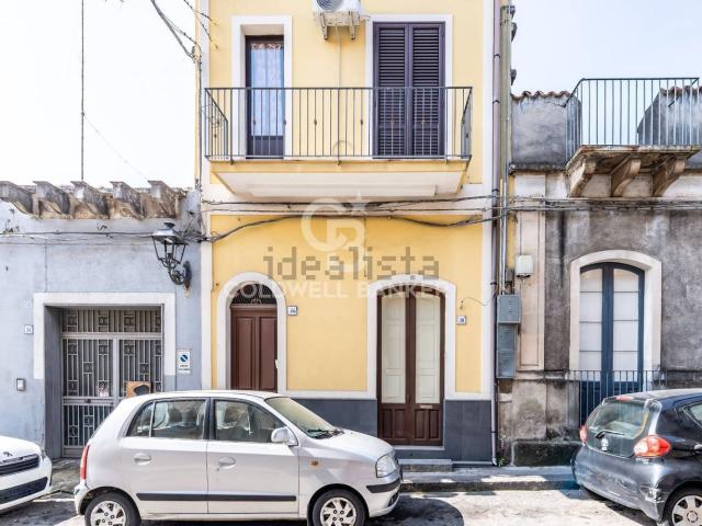 Villetta bifamiliare in vendita di 80 m² in Via Francesco Strano, 38