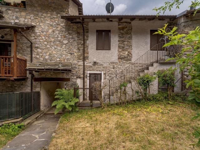 Villetta bifamiliare in vendita di 80 m² in Via Giacomo Matteotti