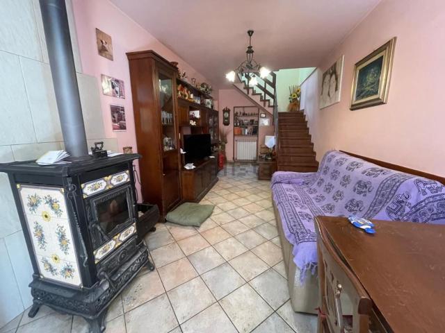 Villetta bifamiliare in vendita di 80 m² in Via Gino Menconi