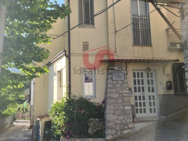 Villetta bifamiliare in vendita di 80 m² in Via Leschito