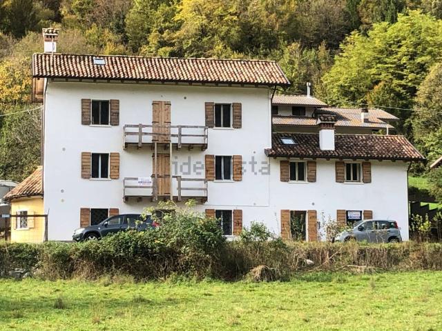Villetta bifamiliare in vendita di 80 m² in Via Stret, 8