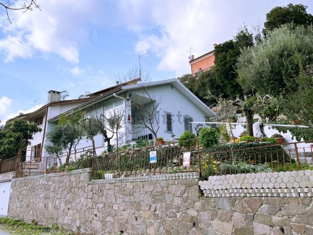 Villetta bifamiliare in vendita di 80 m² in Via Vilmar