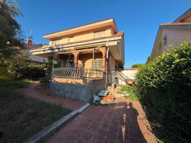 Villetta bifamiliare in vendita di 80 m² in Viale Corona Boreale
