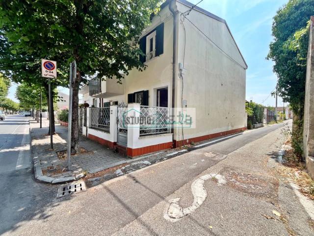 Villetta bifamiliare in vendita di 80 m² in Viale Giacomo Puccini