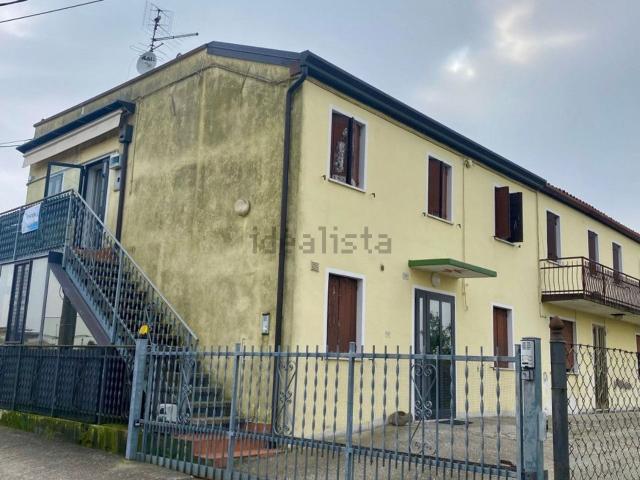 Villetta bifamiliare in vendita di 80 m² in Vicolo Eleonora Carpi, 3