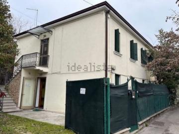 Villetta bifamiliare in vendita di 81 m² in Via Enrico Cosenz, 8