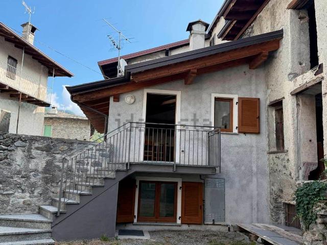 Villetta bifamiliare in vendita di 81 m² in Via Giuseppe Garibaldi, 10