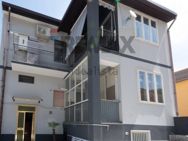 Villetta bifamiliare in vendita di 81 m² in Via IV Novembre, 251