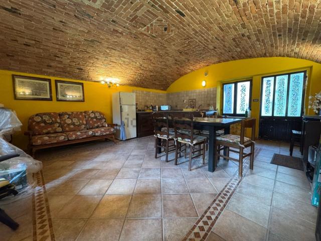 Villetta bifamiliare in vendita di 83 m² in Frazione Ghisola, 10