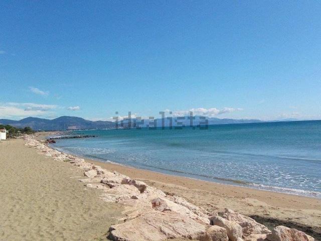 Villetta bifamiliare in vendita di 83 m² in Via Terracina, 469
