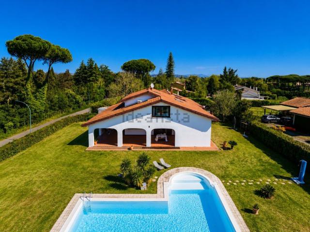 Villetta bifamiliare in vendita di 940 m² in Largo Olgiata, 15