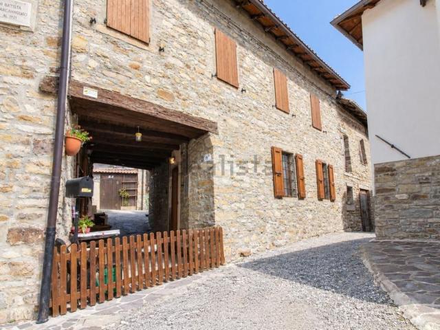 Villetta bifamiliare in vendita di 95 m² in Strada Beato Cardinal Ferrari, 26