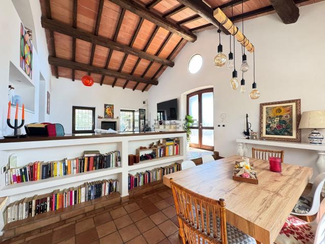 Villetta bifamiliare in vendita di 95 m² in Strada del Crocefisso