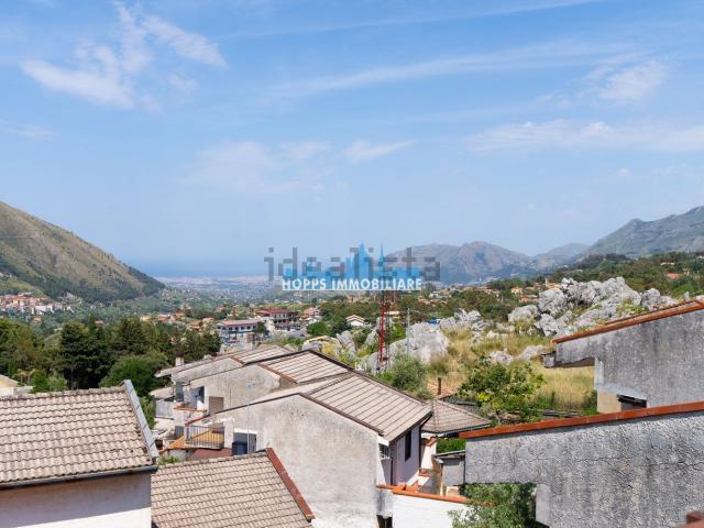 Villetta bifamiliare in vendita di 95 m² in Strada Statale 186