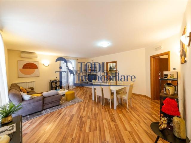 Villetta bifamiliare in vendita di 95 m² in Strada Statale 79 bis, 3202