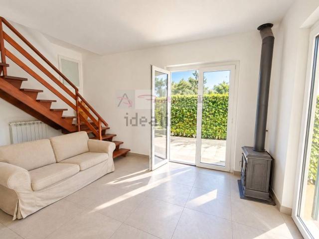Villetta bifamiliare in vendita di 95 m² in Via A. Canova, 23