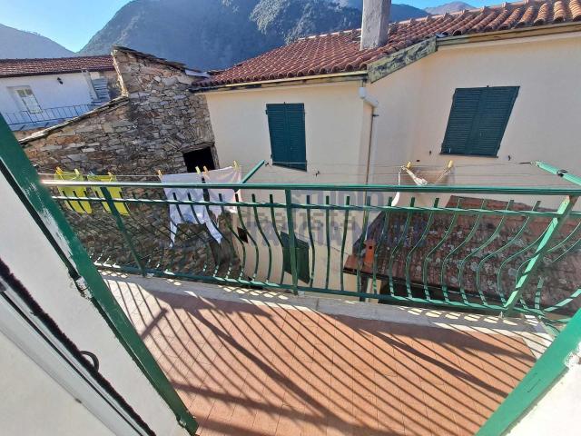 Villetta bifamiliare in vendita di 95 m² in Via Castello