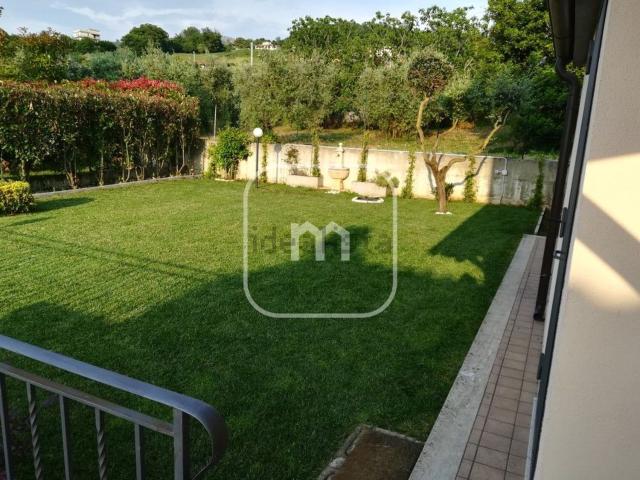 Villetta bifamiliare in vendita di 95 m² in Via la Grazia, 53