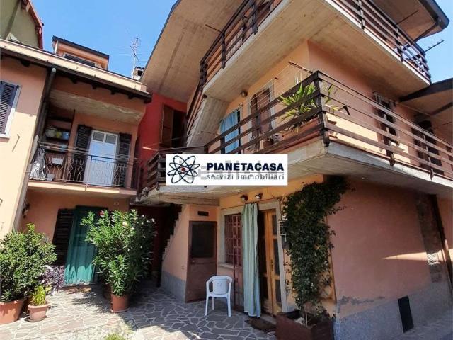 Villetta bifamiliare in vendita di 95 m² in Via Leone Colombi, 1