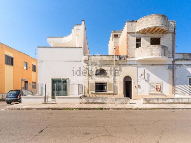 Villetta bifamiliare in vendita di 95 m² in Via Lizzanello