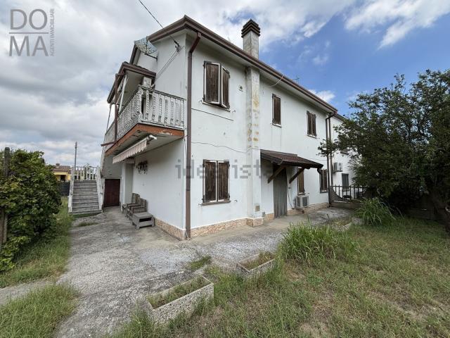 Villetta bifamiliare in vendita di 95 m² in Via Romea, 80