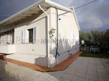 Villetta bifamiliare in vendita di 95 m² in Via Tavola