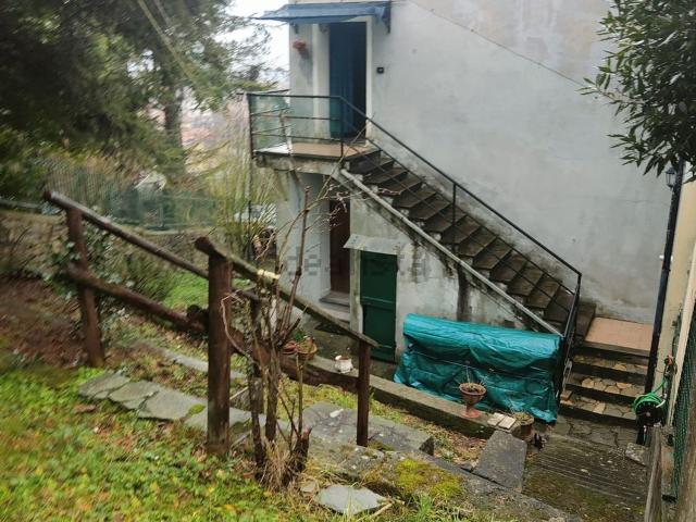 Villetta bifamiliare in vendita di 95 m² in Via Vaccarezza