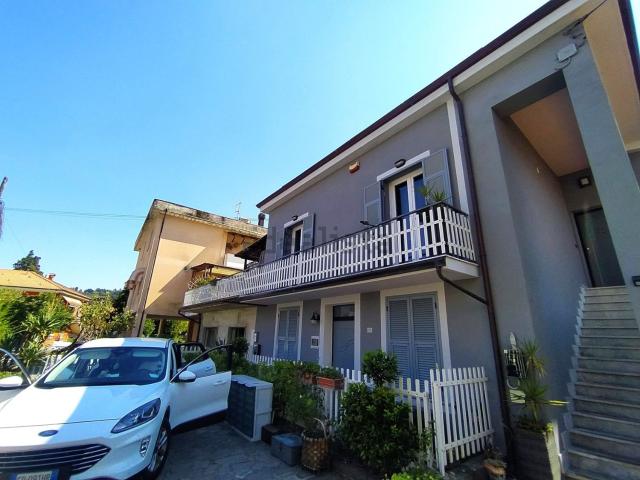 Villetta bifamiliare in vendita di 96 m² in Via Brigate Partigiane, 63