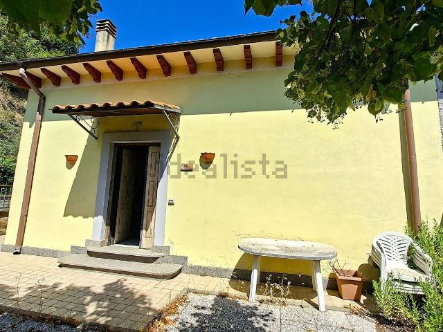 Villetta bifamiliare in vendita di 96 m² in Via della Stazione