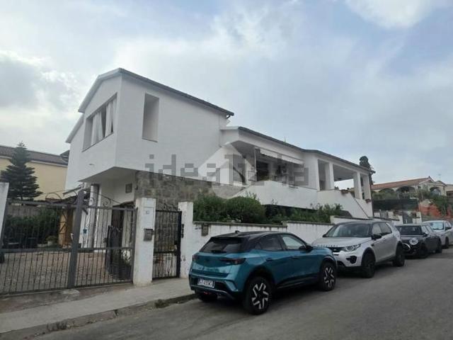 Villetta bifamiliare in vendita di 96 m² in Via Salvo D&apos Acquisto, 10