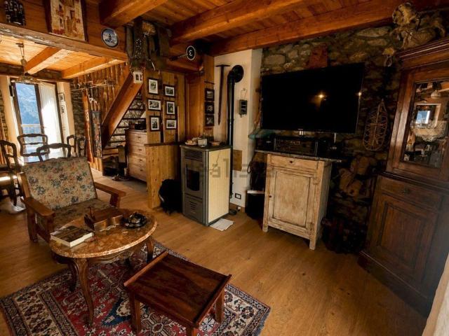 Villetta bifamiliare in vendita di 97 m² in Frazione Vevey, 21