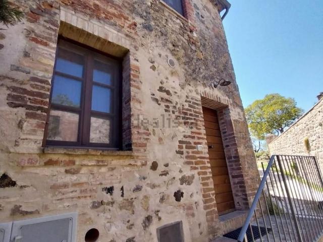 Villetta bifamiliare in vendita di 97 m² in Strada Comunale di Vallerano, 33