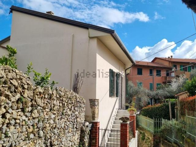 Villetta bifamiliare in vendita di 97 m² in Via Militare, 1