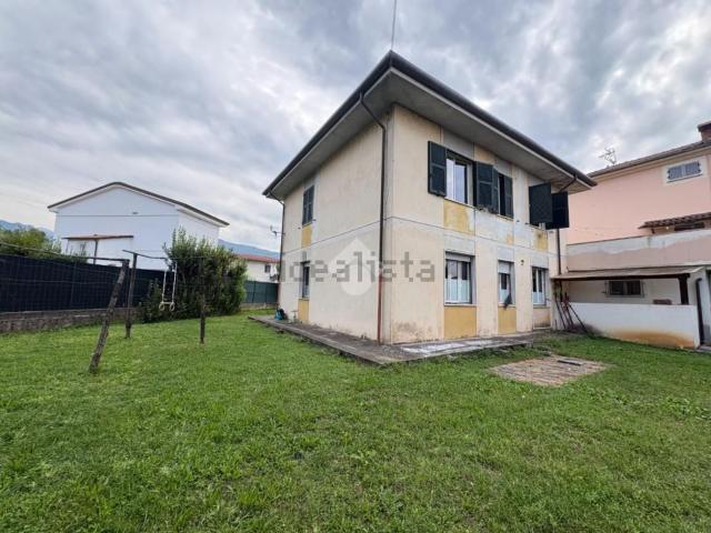 Villetta bifamiliare in vendita di 97 m² in Via Aurelia Ovest, 132