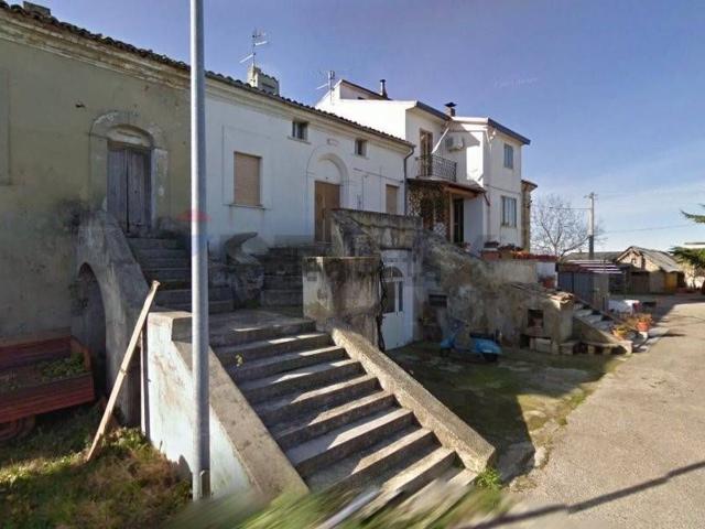 Villetta bifamiliare in vendita di 98 m² in Contrada Viano, 44