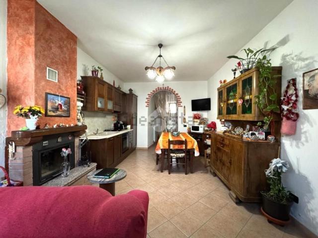 Villetta bifamiliare in vendita di 98 m² in Via Madonnina, 10