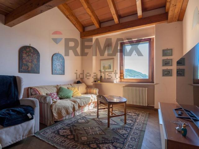 Villetta bifamiliare in vendita di 98 m² in Via Annibalcaro, 4