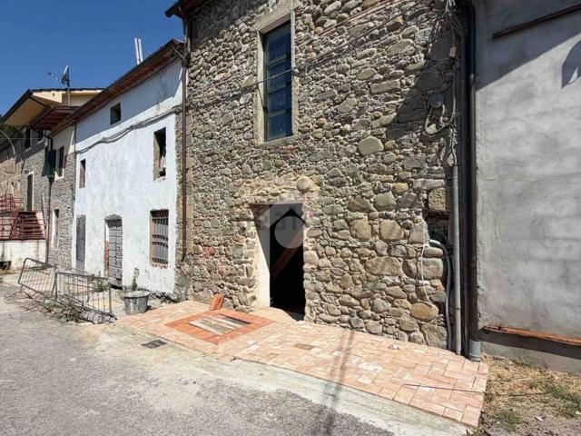 Villetta bifamiliare in vendita di 98 m² in Via dei Giannini