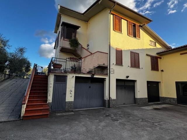Villetta indipendente in vendita di 96 m² in Via Grazia Deledda, 21