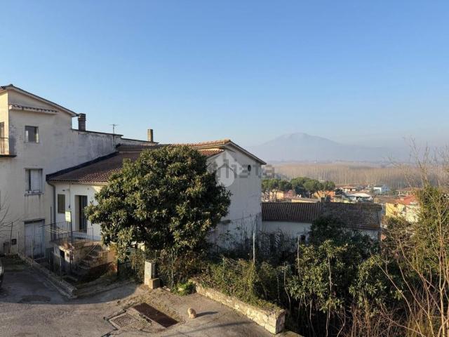 Villetta bifamiliare in vendita di 99 m² in Via Roma, 13
