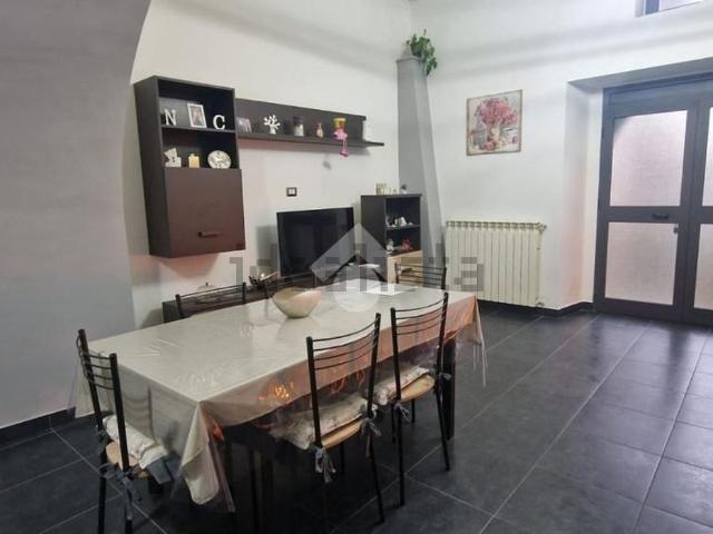 Villetta bifamiliare in vendita di 90 m² in Via Latonuovo, 27