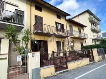 Villetta bifamiliare in vendita di 90 m² in Traversa Cellerese, 16