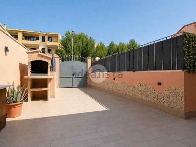 Villetta bifamiliare in vendita di 90 m² in Via Montanaru, 40