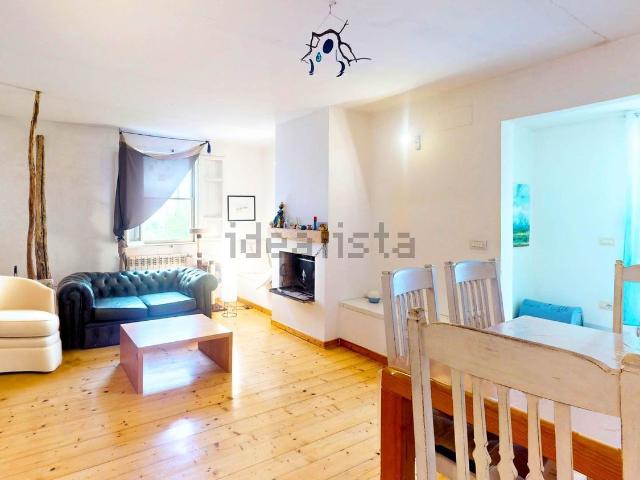 Villetta bifamiliare in vendita di 90 m² in Via Monte Fumaiolo